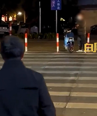 ���ӹ����վ�����ߣ���ͣ���ó�����ӵ�£����߷����ܶ������֡�