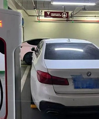 ''�ӵ�Ų���绰,һСʱ�����¥''����ռ�ó�λ������˹��ŭ��4��