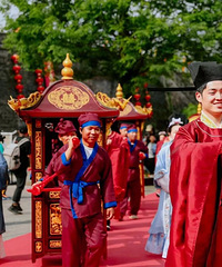 ��ͷ����60�򣬶���20�򣬽����ϯ����40�򹻲�����