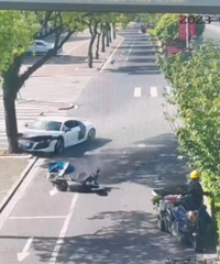 ���գ�̨��һ����С�类��ײ����Ȧ���