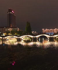 ԴšϹˮ֡ˮ嶴š߽ҹɫеĻҹٺӹŵ