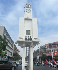 ��ɹ�������Ҷ���Ů��95��/������Ա/·��