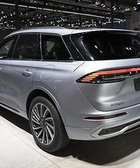 4���������SUV���£�20�������Բ�Σ�