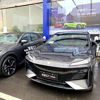 去店里体验看深蓝S7