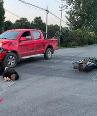 ����δ��ͷ��������Ħ�д���ƣ�ײ��������ʻƤ������