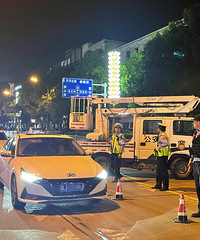 ���죬̨���ϲ�Ƽݣ�����λ