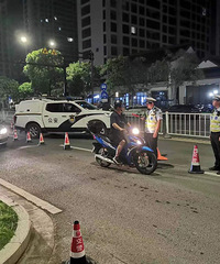 ���죬̨���ϲ�Ƽݣ�����λ