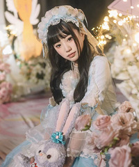 �����������Сӣ����������׻�ɴ��������ɫ