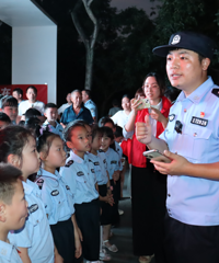 �����ˣ����ſڿ��˸����ɳ�������