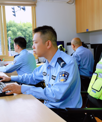 �����ˣ����ſڿ��˸����ɳ�������