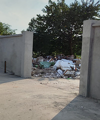 ˮ��Сѧ����ʩ���������ˣ��ֳ�ֱ����