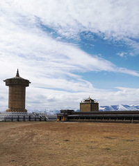 ���ϰ�����֮������ľ������������̨