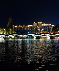 100����Ƭ������̨�ݿ�Խǧ��ĵر�