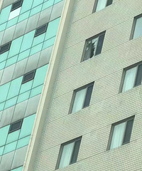 ���������������һ���ӾƵ�����׹��������ͨ�����ų�����