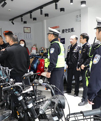 ��ʾ��̨��4�ҵ綯���г����̱������鴦