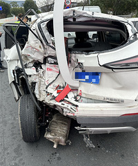 ������������ͣ����С������ͣ��������׷β