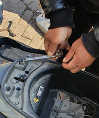 �Ǳ�綯�����ϣ�������������Ͳ�����Լ����ߵ�ƿ