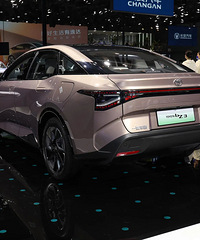 ��2.5������һ�������ٻ�bZ3