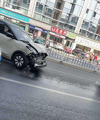 ���С�类ײ���ˣ�����겻�ù���