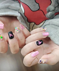 �۸������ǣ�̨���ϰ����æ�裬һ��100�൥...