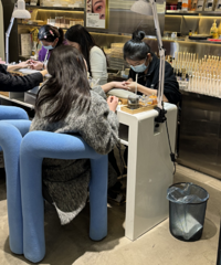 �۸������ǣ�̨���ϰ����æ�裬һ��100�൥...