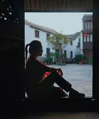 ̨�ݵġ�С�Ϻ���