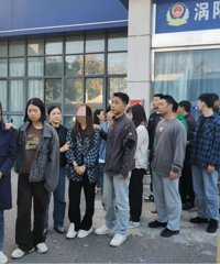 ɧ�ŵ绰��ˢ��թƭ���⼦����ʹ�޵���ЩĻ����ֱ�ץ�ˣ�