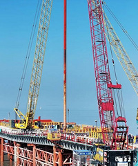 ������٣��½���·ͷ�Ÿ�֧�߶��ڣ�