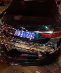 ���ö˶�ͣ�ڳ�������ײ�ˣ�4S�걨��ά�޷�Ҫ15��