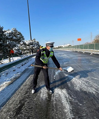 ������������300������·�Ź���ȫ�������ѩ������