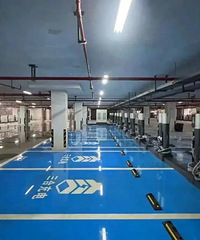 �����ϳ���һ��������450��ͣ��λ�����ܰ��°�������