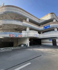 �����ϳ���һ��������450��ͣ��λ�����ܰ��°�������