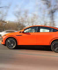 ���ܶԱ���˹�����۸���˺ü�����̨����SUV�������ˣ�