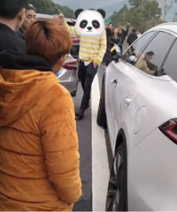 ������Ӧ��������ŭ����Ⱥ����ĸ�����һ���������ѣ���������