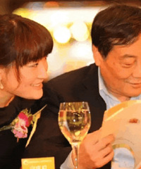 42�������Ӱࣺ�����㻦����Ů���컨�壬һ�ĸ���ҵ