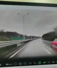 С�����������ʻ��ײ��𣬡����������ճɹǼܡ�