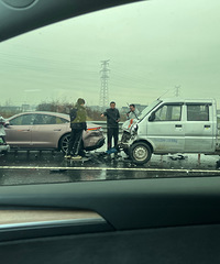 һ��ɽ����·���ڷ��򳵻������ƶ�����