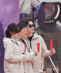 ���죬��λ������̨�ݣ�