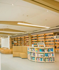 [����]����һ����ѧ��У԰���ã�