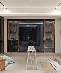 ���Ӱ�ɫΪ�����������俴�űȽ�͸��