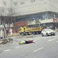 �ҵ����ˣ�̨�ݽ�ͷͻ������һĻˢ��