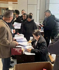 ��ɽ�����̨����ó����������ɳ��һ�ڰ��÷�