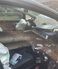 ����һĻ��С��������λ��ײ�ϻ�������ʻ���ձ����У�