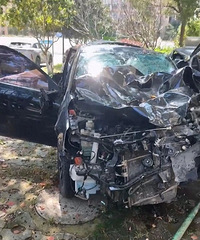 ̨��һ��У��Ӧ������ײ�˶���ѧ��������ѧУ����������У������