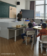 æµ��һ�죬���ϰ�������Ӱ������Χ�壬�򿨲���ݸ���