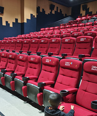 æµ��һ�죬���ϰ�������Ӱ������Χ�壬�򿨲���ݸ���