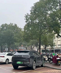 ����ҽԺ�����ϵ�ͣ��λ�ǹ�̨��ͣ����