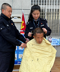 ����Ժ���baby�����ֻ� Ժ��һ���绰ҡ�����񾯡���