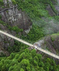 ���ɾӾ�����զ������������ô����ͷ����