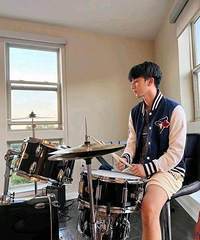 98������г���С˧�����ѹ�������������õ�Ů����